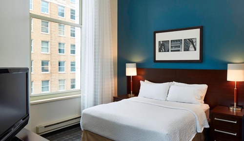 Suite, 2 Bedrooms (Mobility Accessible, Tub)