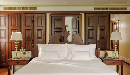 Noble Suite