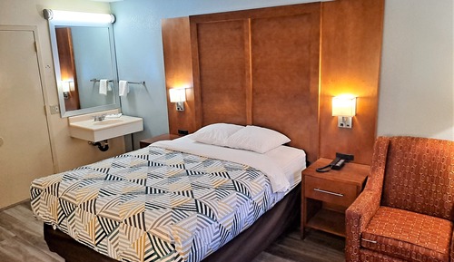 Standard Room, 1 Queen Bed, Accessible, Non Smoking