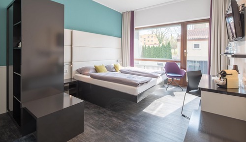 Family Room, 3 Twin Beds