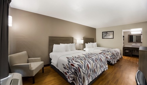 Deluxe Room, 2 Queen Beds (Smoke Free)