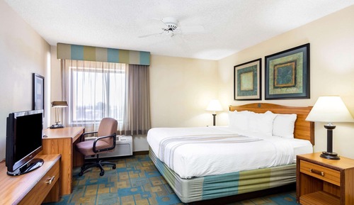 Room, 1 King Bed, Accessible, Non Smoking (Mobility)