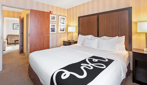 Suite, 1 King Bed, Non Smoking