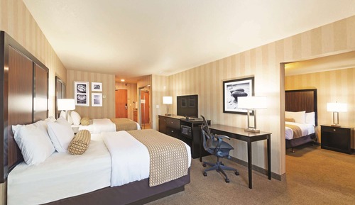 Deluxe Room, Multiple Beds, Non Smoking (Deluxe Family Suite)
