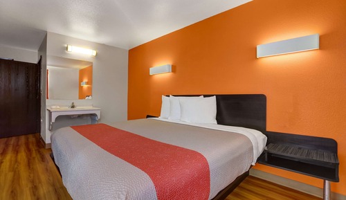 Standard Room, 1 King Bed, Non Smoking