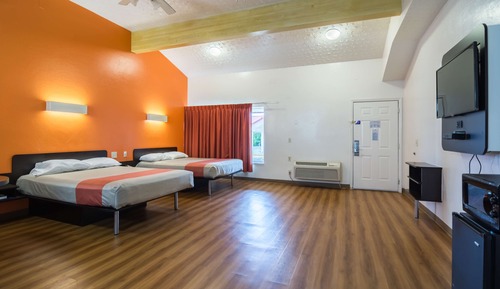Standard Room, 2 Queen Beds, Smoking