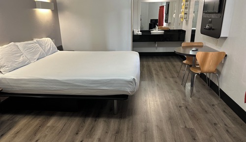 Standard Room, 1 King Bed, Non Smoking