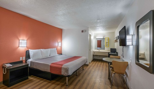 Standard Room, 1 King Bed, Non Smoking