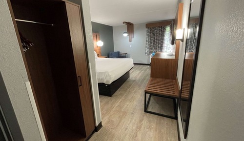 Room, 1 King Bed, Non Smoking
