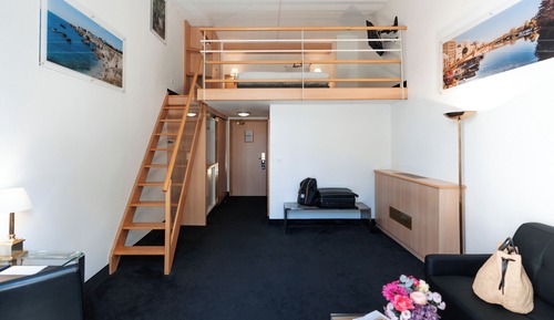 Junior Suite, 1 Queen Bed with Sofa bed, Terrace