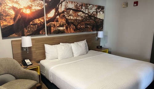 Standard Room, 1 King Bed
