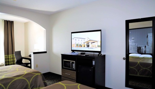 Room, 2 Queen Beds with Sleeper Sofa, Non Smoking