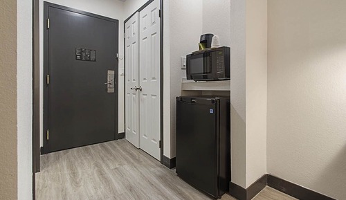 Standard Room, 1 King Bed, Accessible