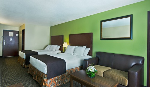 2 Queen Suite