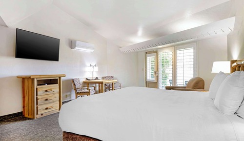 Standard Room, 1 King Bed, Non Smoking