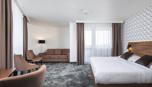 Deluxe Suite, Pool Access