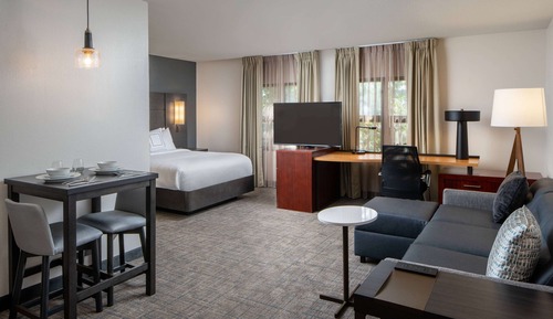 Room, 1 Queen Bed with Sofa bed, Accessible (Mobility Tub)