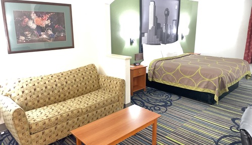 Standard Studio Suite, 1 King Bed, Smoking