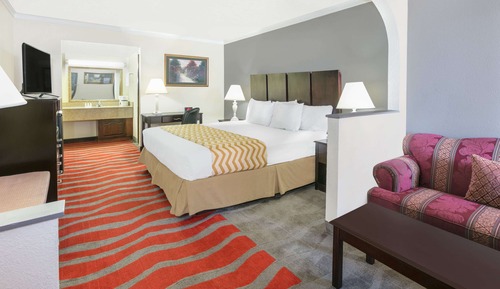 Suite, 1 King Bed, Non Smoking