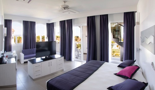 Suite, Jetted Tub (C)