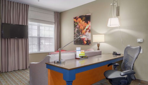 Suite, 1 King Bed w/ Sofabed & Shower
