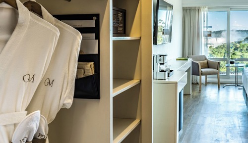 Deluxe Room, 1 King Bed (Waterfal View)