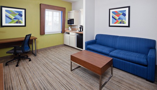 Suite, 1 King Bed with Sofa bed (Extra Flr Space)