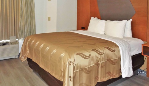 Standard Room, 1 Queen Bed, Non Smoking