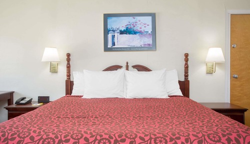 Standard Room, 1 King Bed, Smoking