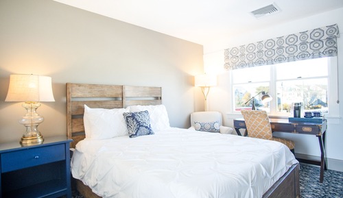 Classic Room - 1 King Bed