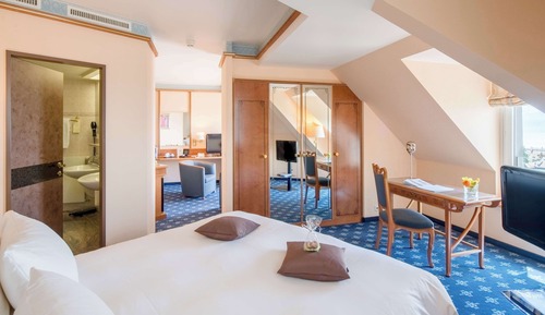 Suite, 1 Double Bed, Balcony