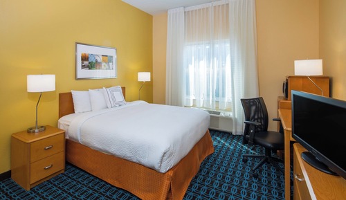 Room, 1 Queen Bed with Sofa bed