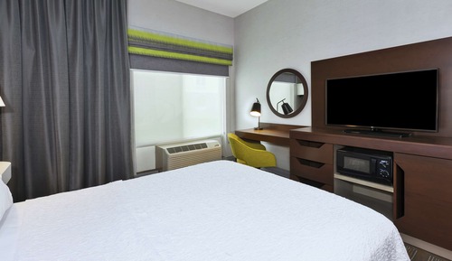 Room, 2 Queen Beds, Accessible, Non Smoking