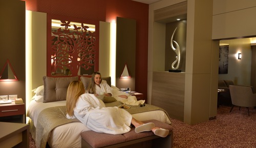 AMBASSADOR SUITE CLUB FLOOR