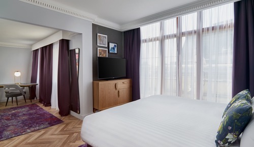 Junior Studio Suite