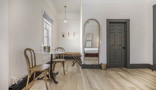 1 King Bedroom