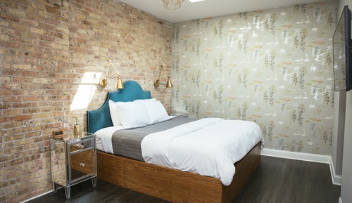 Room, 1 King Bed (Pierce)