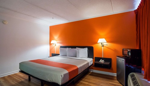 Standard Room, 1 King Bed, Accessible, Non Smoking