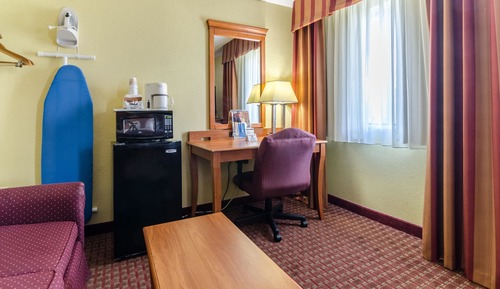 Suite, 2 Queen Beds, Non Smoking