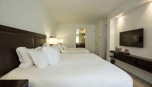 Urbania Suite, 1 king bed + 1 double bed (business Lounge Access)
