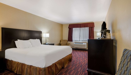 Standard Room, 1 King Bed, Refrigerator & Microwave