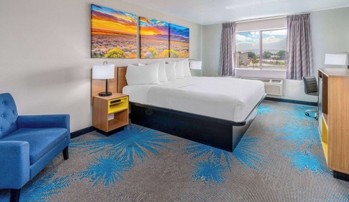 Standard Room, 1 King Bed