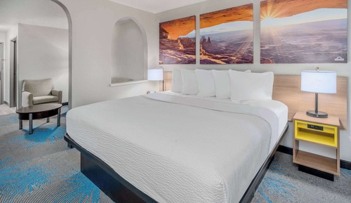 Studio Suite, 1 King Bed, Non Smoking