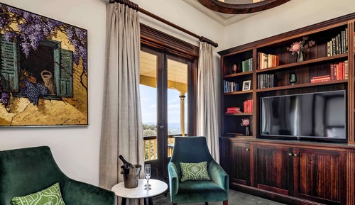 Piccadilly Wing Valley View Room