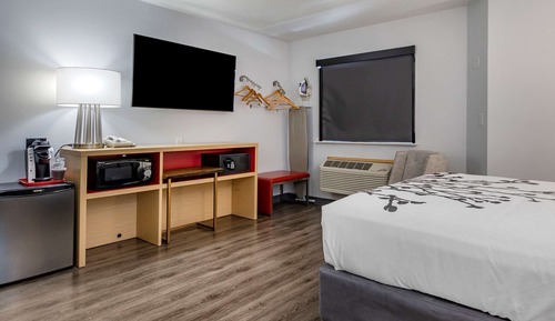 Standard Room, 1 Queen Bed, Non Smoking