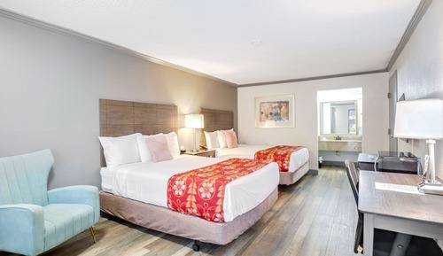 Standard Room, 2 Queen Beds, Non Smoking