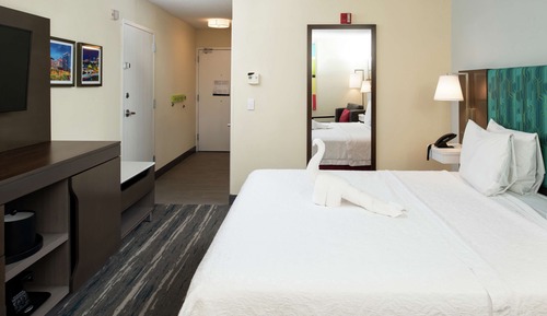 Room, 1 King Bed, Accessible, Bathtub