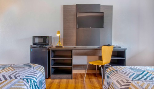 Deluxe Room, 2 Double Beds, Non Smoking, Refrigerator & Microwave