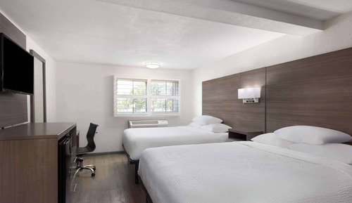 Room, 2 Queen Beds, Non Smoking