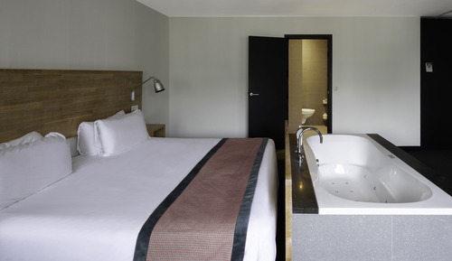 Suite (Amsterdam, Single Use)